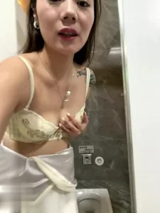 女同